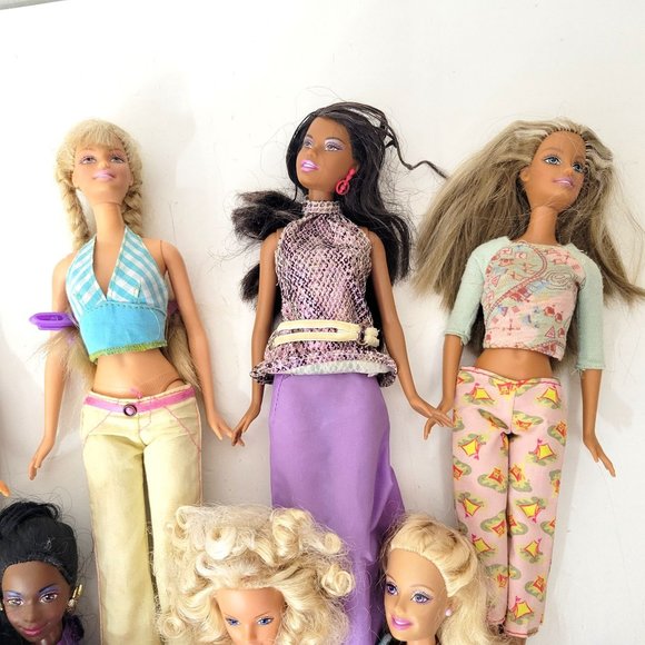 1990s Barbie Lot with Clothes Nine Dolls - Picture 4 of 7